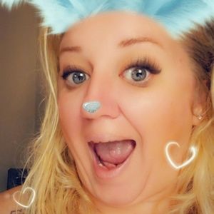 Meet your Posher, Desiree